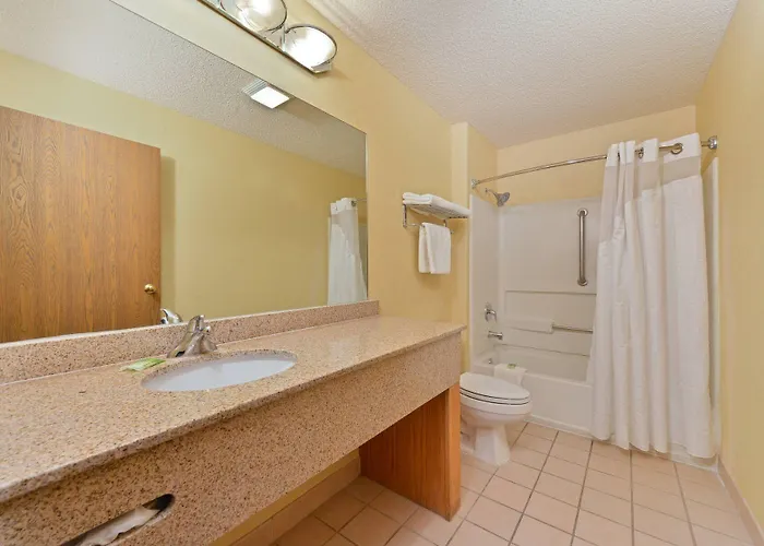 Vagabond Executive Hotel Green Valley