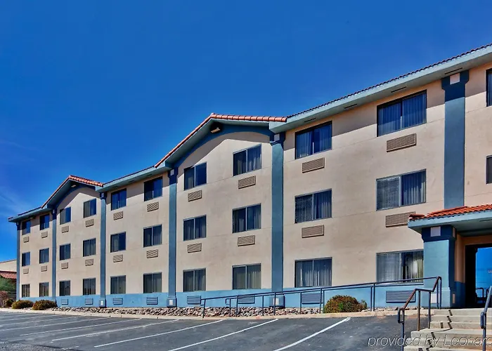Vagabond Executive Hotel Green Valley